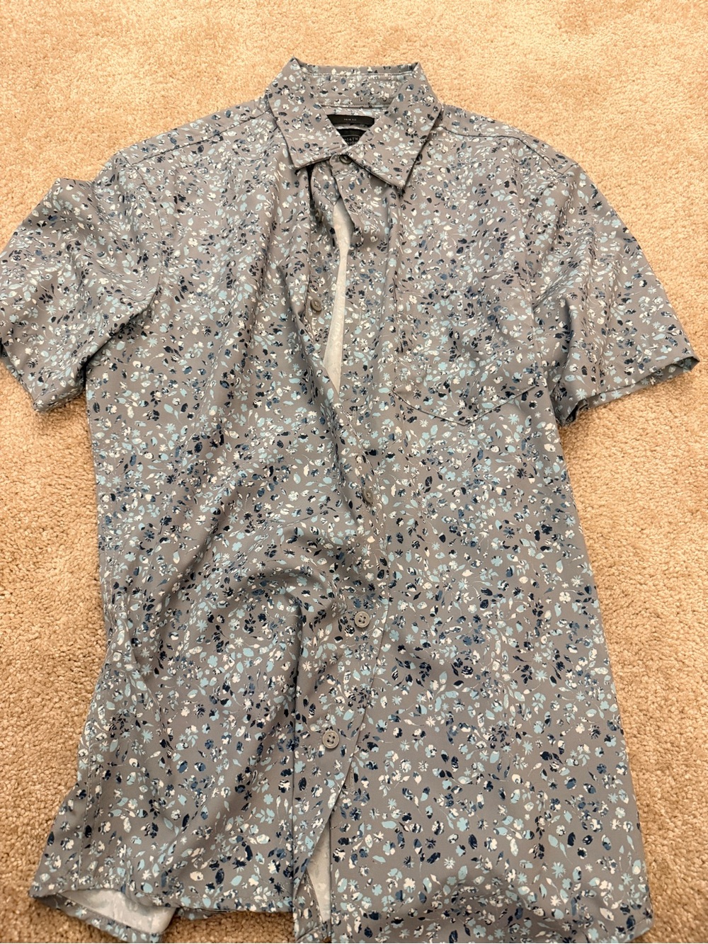 14th & Union Gray Short-Sleeve Button-Down Shirt with Blue Floral Print